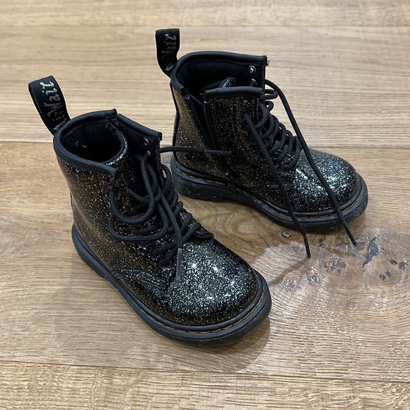 Dr. Martens - TODDLER 1460 GLITTER LACE UP BOOTS - Size 7 - Excellent Condition - Picture 8 of 13